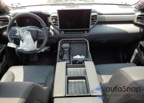 2025 Toyota Tundra Crewmax Limited z USA, uszkodzony, nr VIN 5TFJA5DBXSX274391